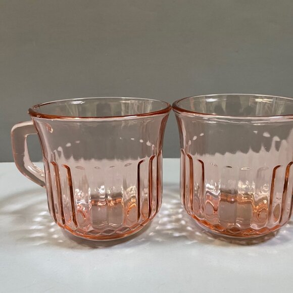 Vintage Fortescrisa Pink Ribbed Glass Cups / Mugs - Picture 5 of 6